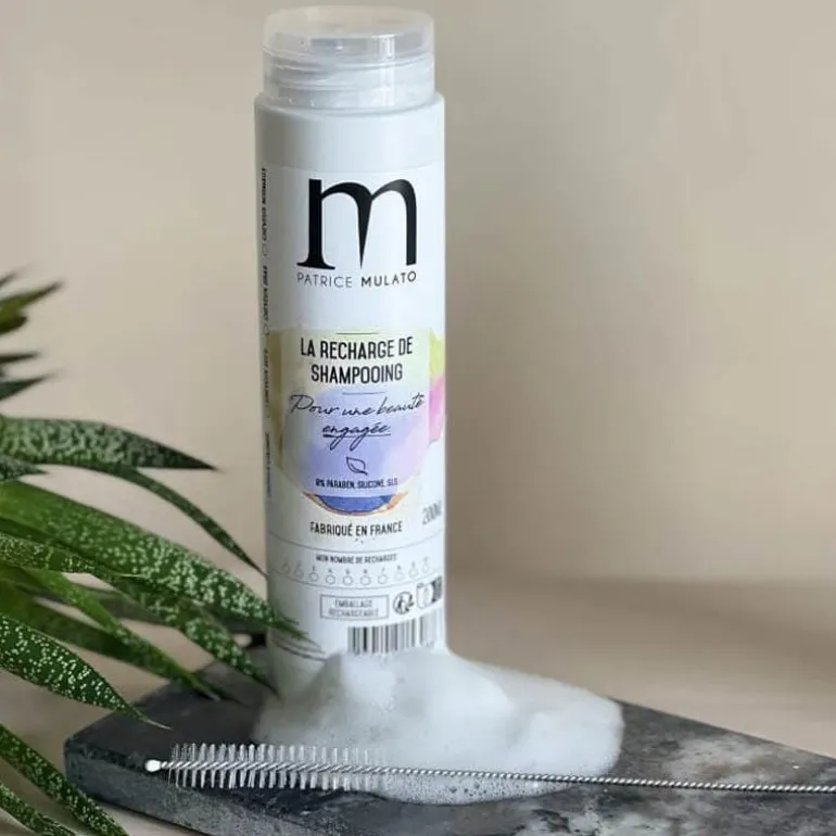 Flacon pour shampooing poudre à reconstituer